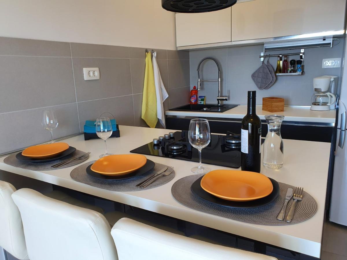 Comfortable Family Apt Iris 20M From Beach In Mandre Dış mekan fotoğraf