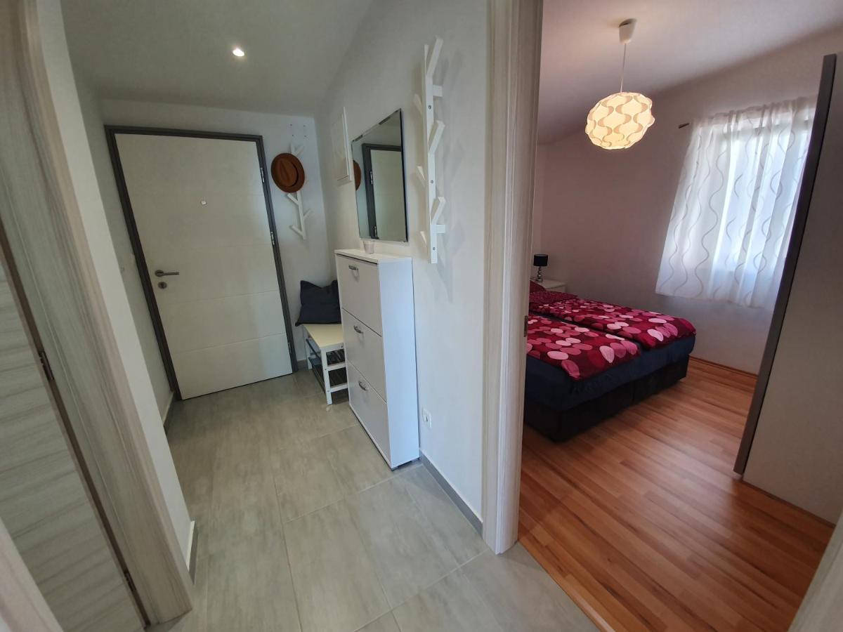 Comfortable Family Apt Iris 20M From Beach In Mandre Dış mekan fotoğraf