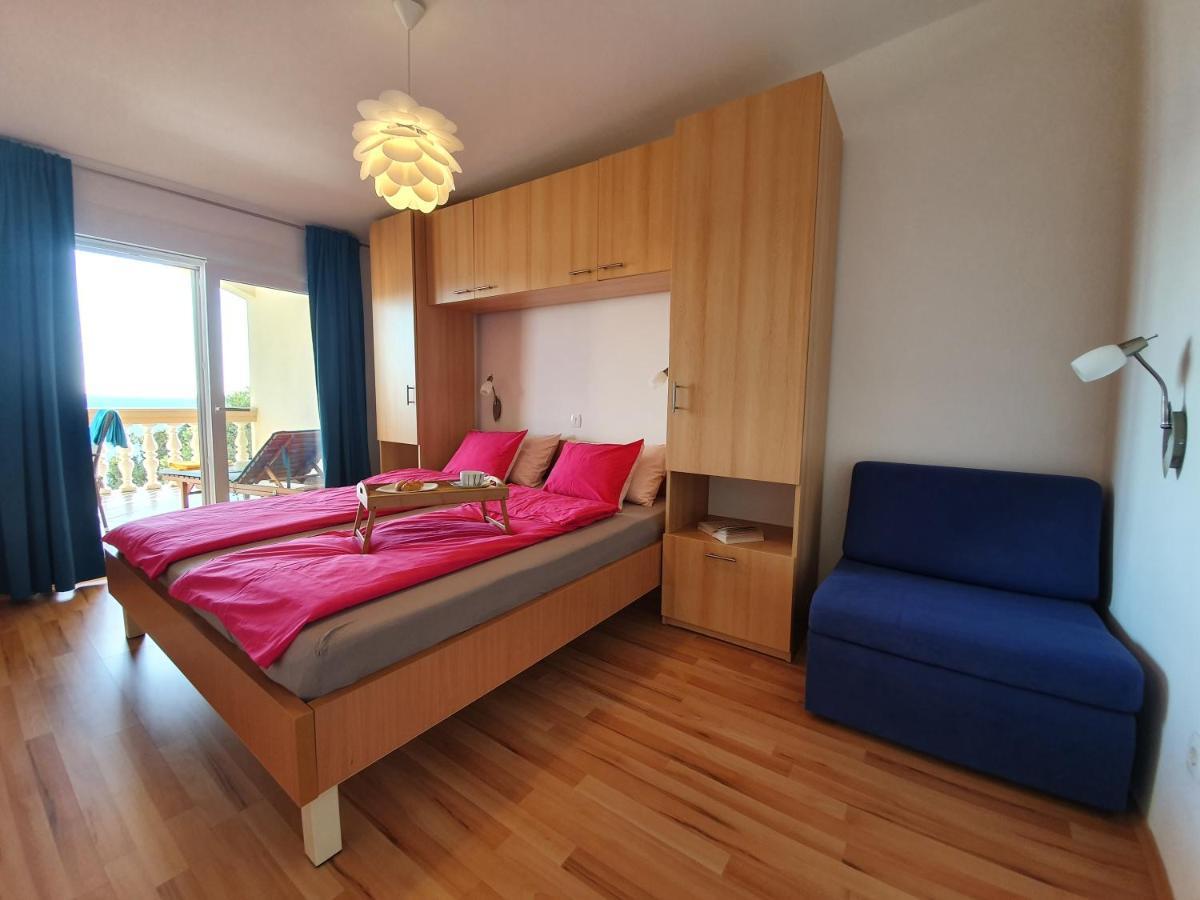 Comfortable Family Apt Iris 20M From Beach In Mandre Dış mekan fotoğraf