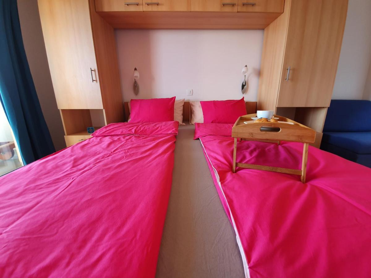 Comfortable Family Apt Iris 20M From Beach In Mandre Dış mekan fotoğraf