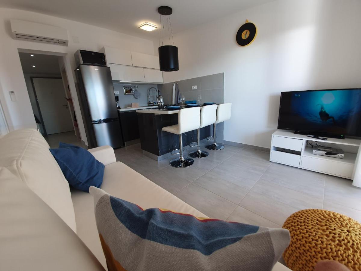 Comfortable Family Apt Iris 20M From Beach In Mandre Dış mekan fotoğraf