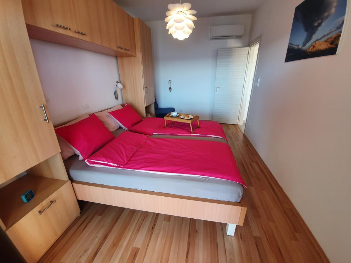 Comfortable Family Apt Iris 20M From Beach In Mandre Dış mekan fotoğraf
