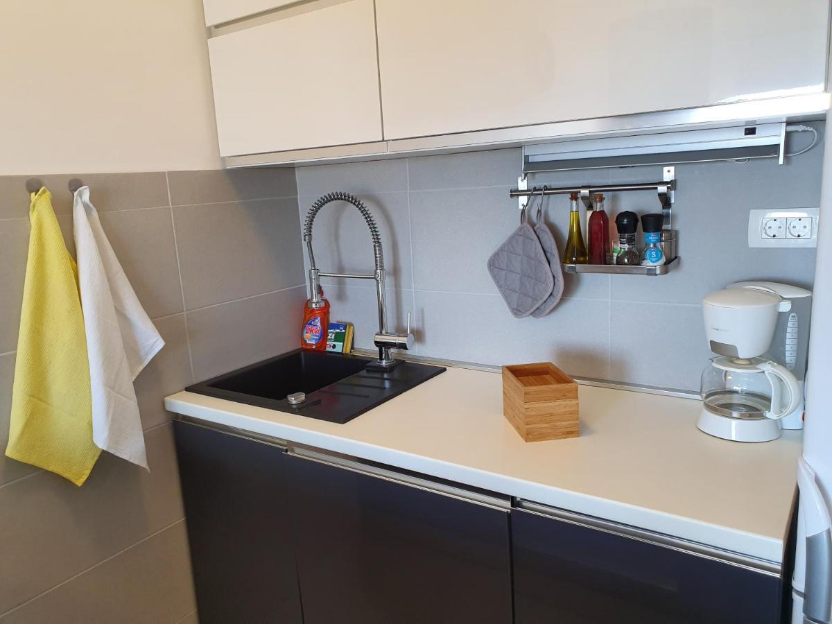 Comfortable Family Apt Iris 20M From Beach In Mandre Dış mekan fotoğraf